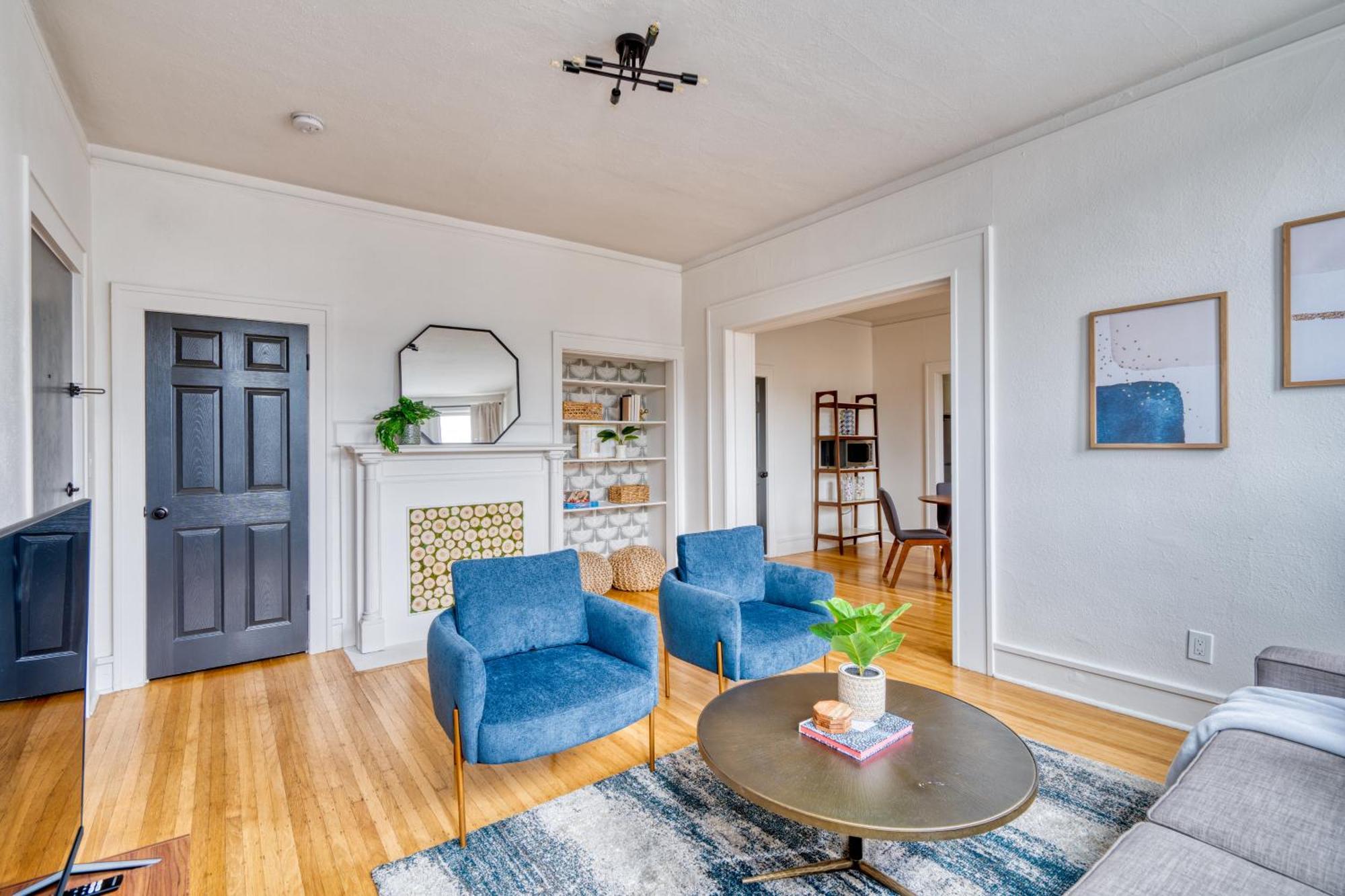 Collection - La Casa Burnside - Local Eateries, Shops, And Bars * Portland
