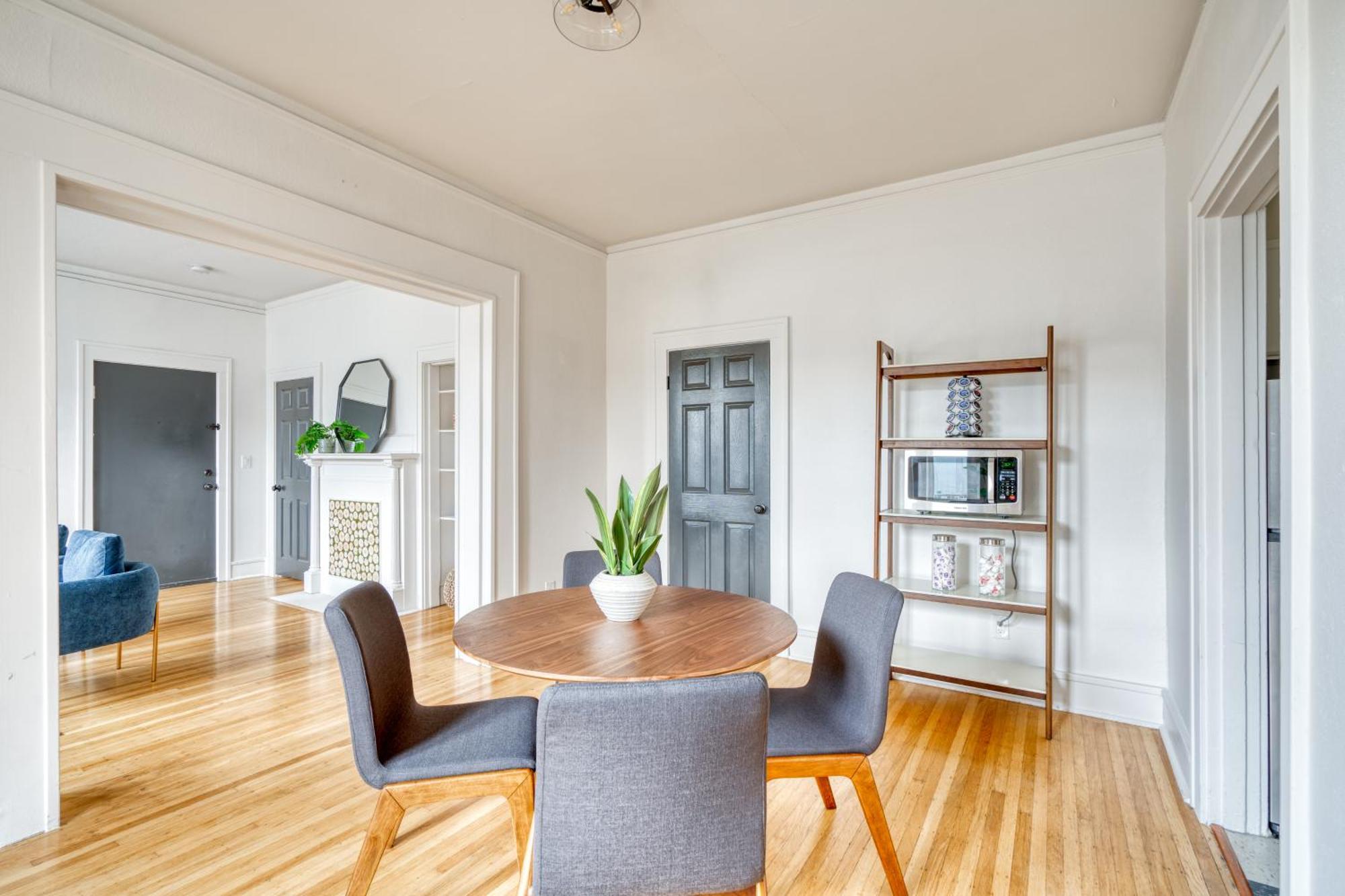 Collection - La Casa Burnside - Local Eateries, Shops, And Bars * Portland